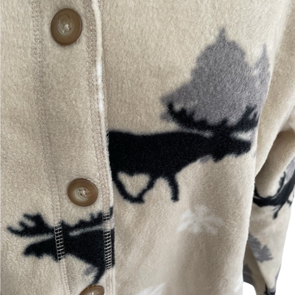 Cabin Creek Lodge Winter Mountain Moose Button Size M - Picture 4 of 5